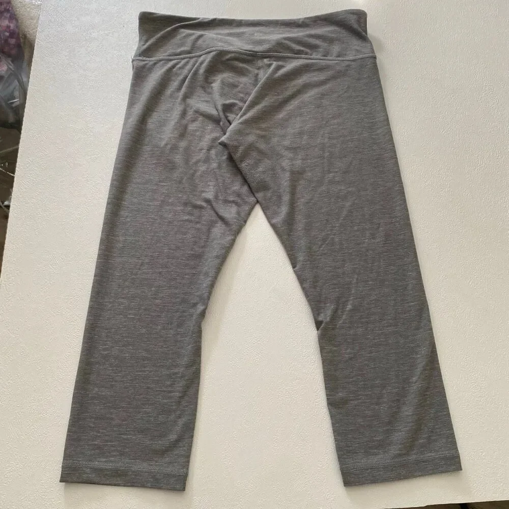 Lululemon Gray Cropped Leggings Size 10 Athleisure Activewear Yoga Pants